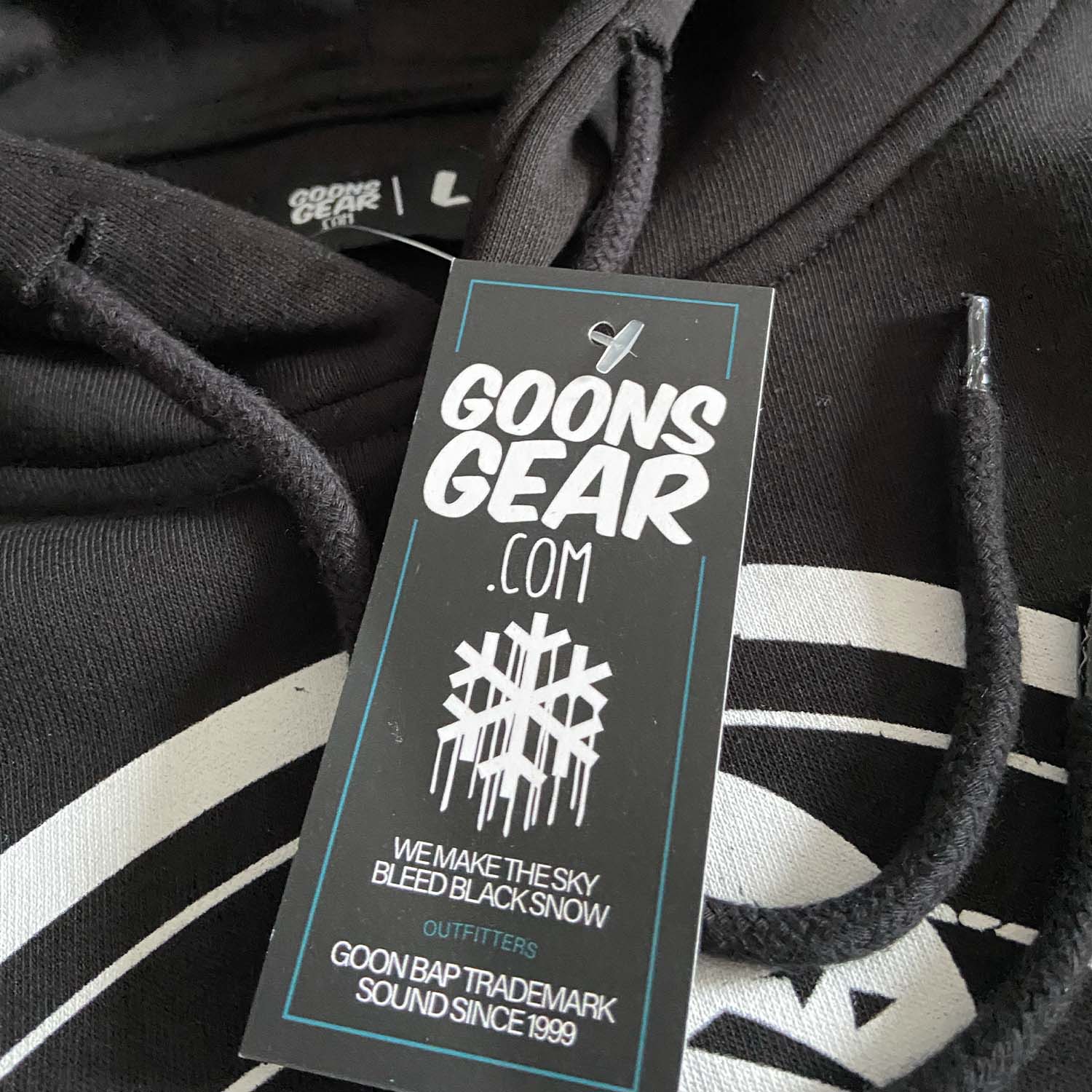 detail hoodie Label